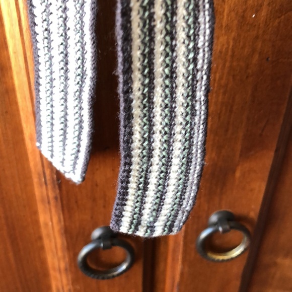 Club Monaco tie-front cropped sweater - Picture 7 of 9